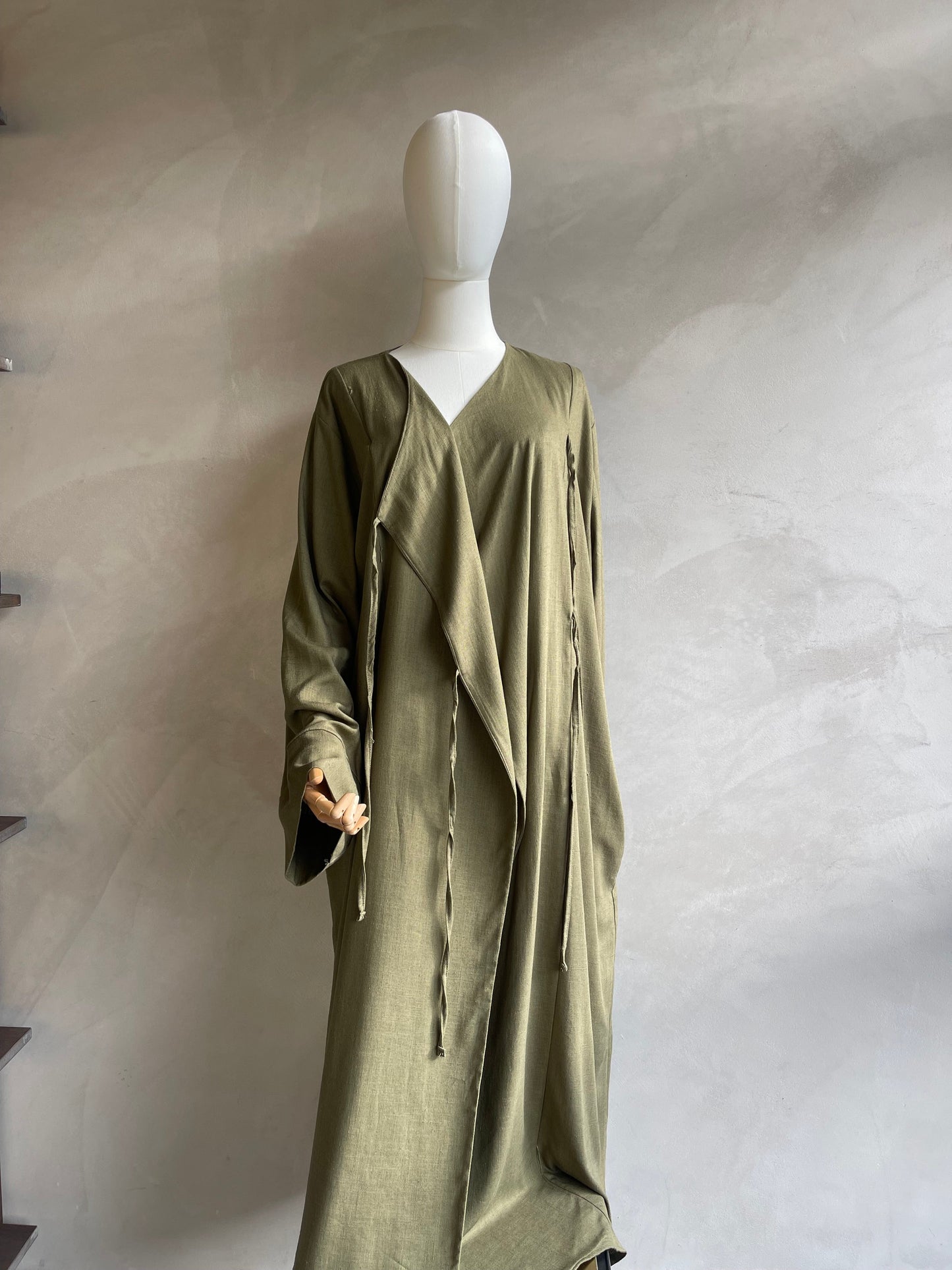 Leaf Wrap Tie Abaya