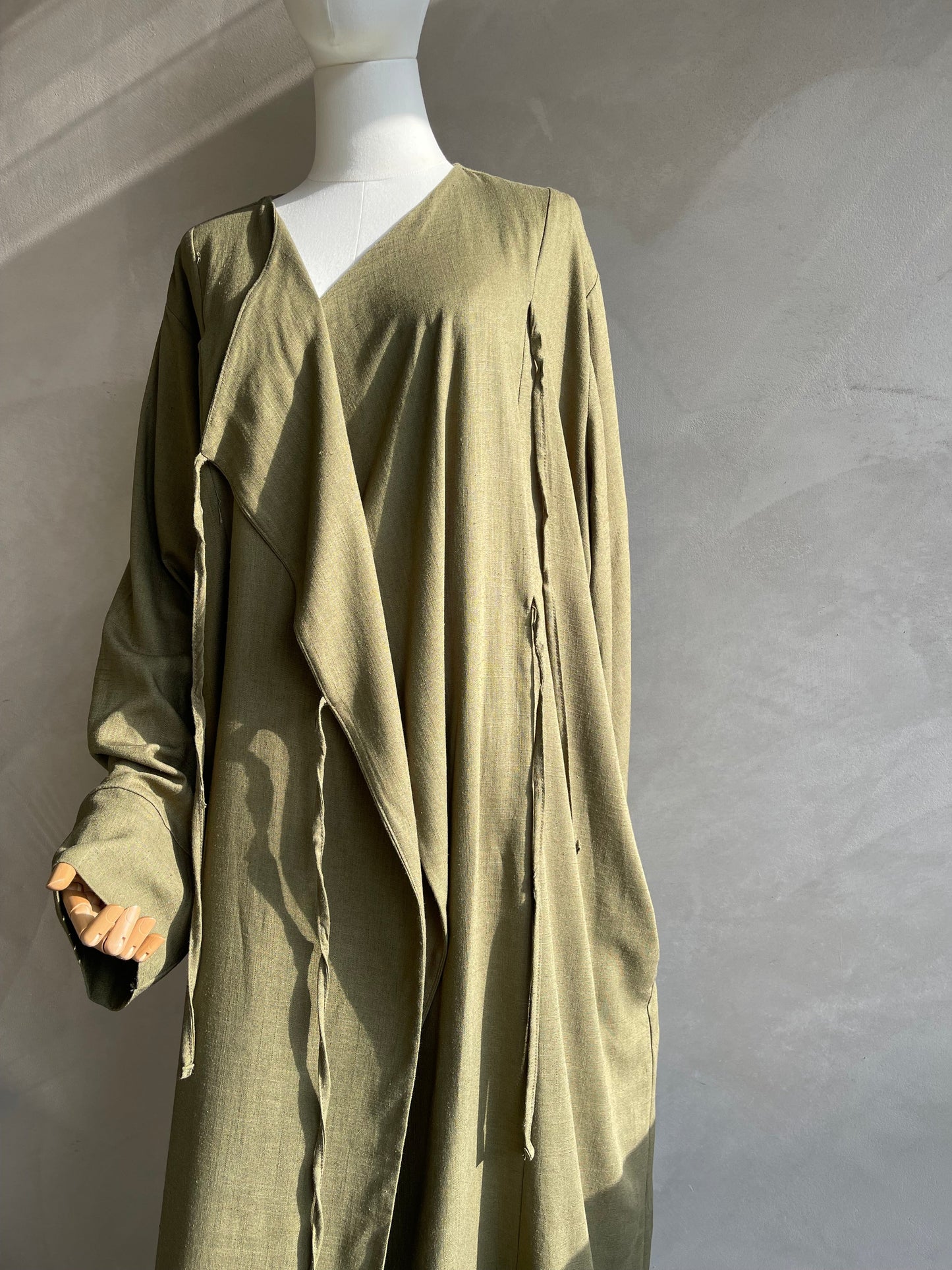 Leaf Wrap Tie Abaya