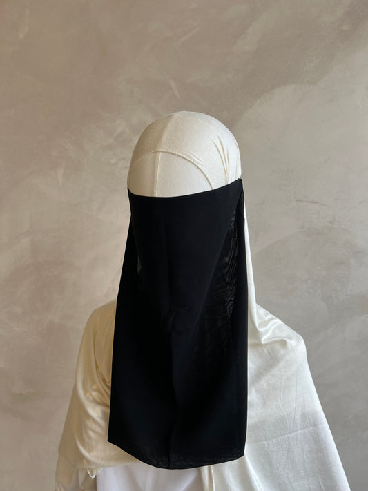 Half niqab